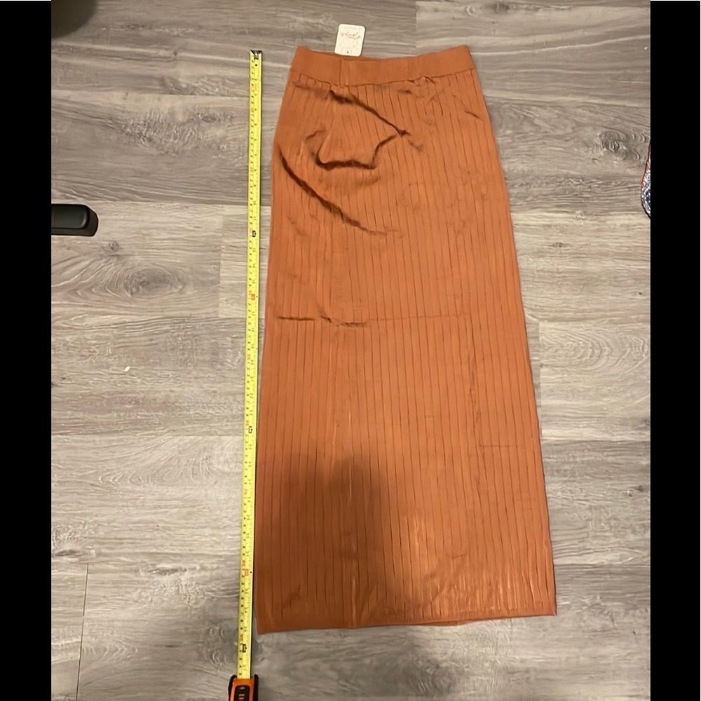 Free People Rib MIDI Skirt. Rust